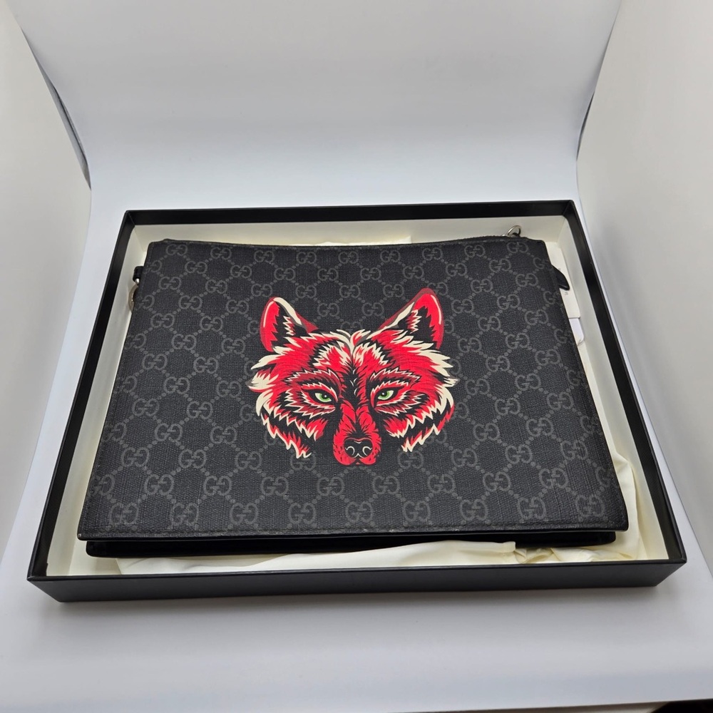 Gucci GG Supreme Wolf Print Pouch | Bestiary Collection | Unisex
